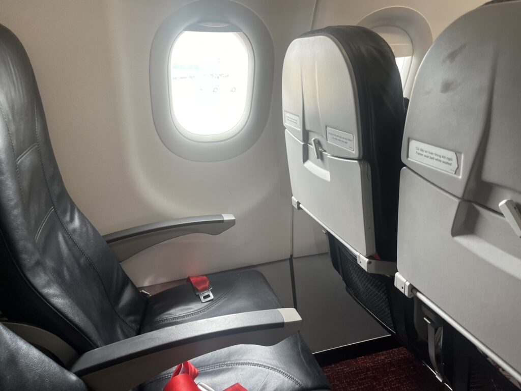飛行機内